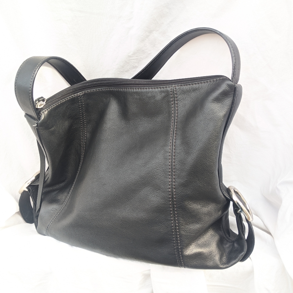 Worthington hand bag black leather purse.